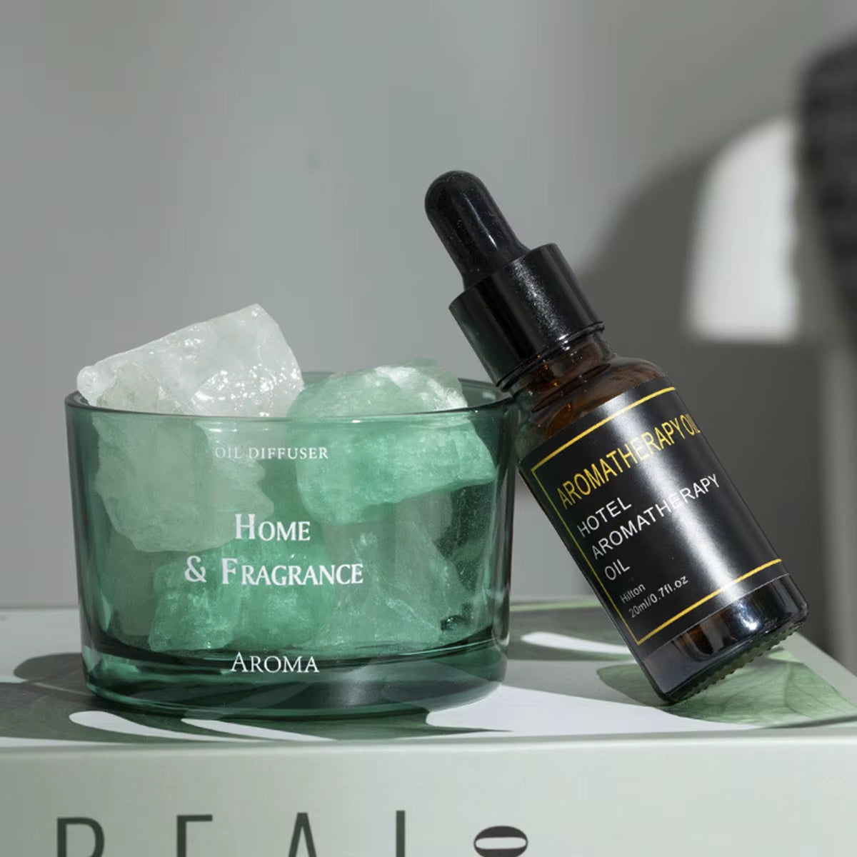 Diffusore con pietre minerali naturali e supporto in legno per ambiente zen