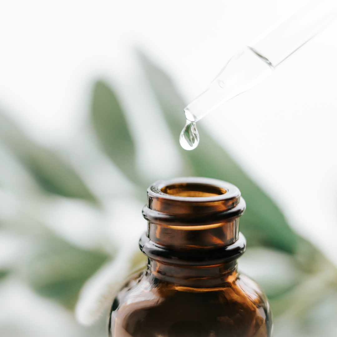 Flacone di olio essenziale alla lavanda 100 ml per relax e profumazione ambiente